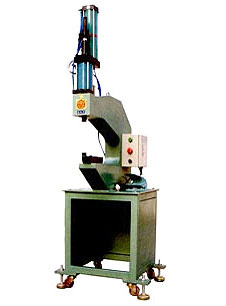 Supercharging Device Riveting Machine