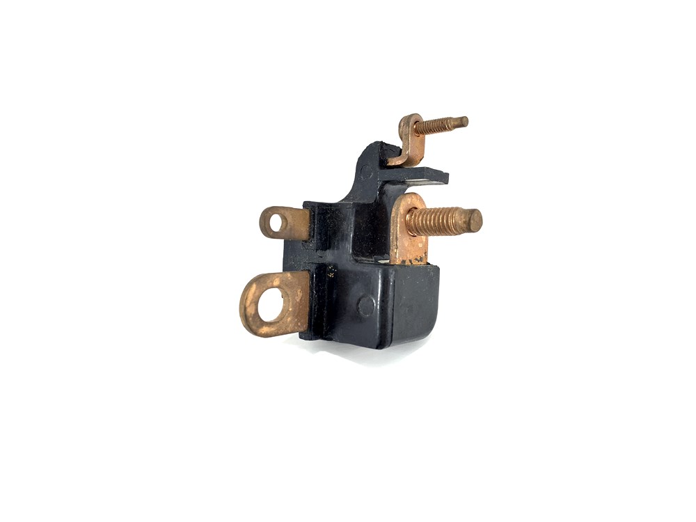 Metal embedded in plastic injection