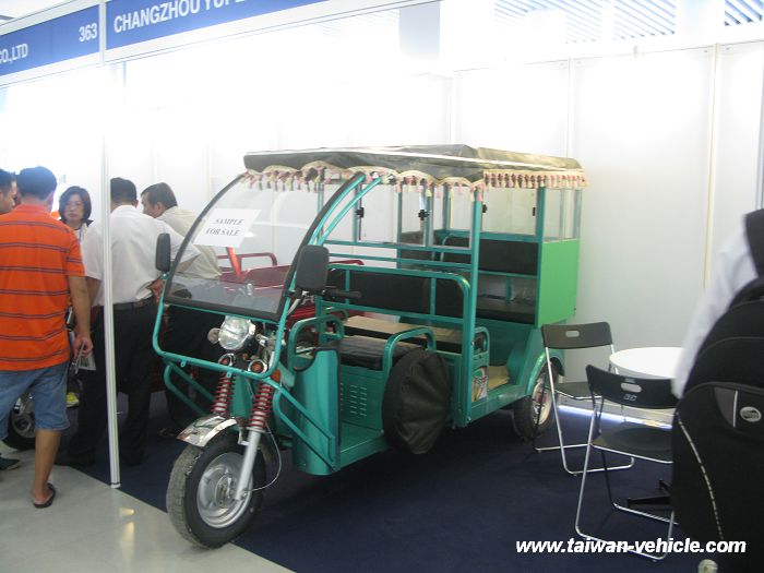 2014 Saigon Autotech & Accessories Show Photos (1)